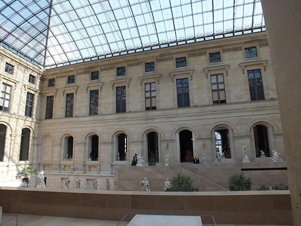 Louvre Paris Contiki European Horizon Review